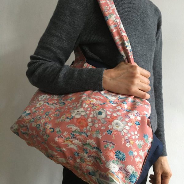 Schultertasche / Kagakomon