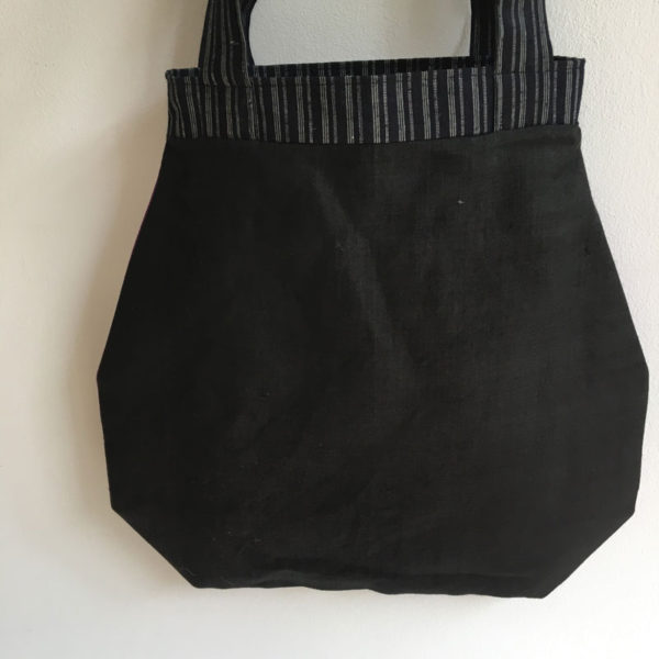 Schultertasche Lila Kamelie – Bild 2